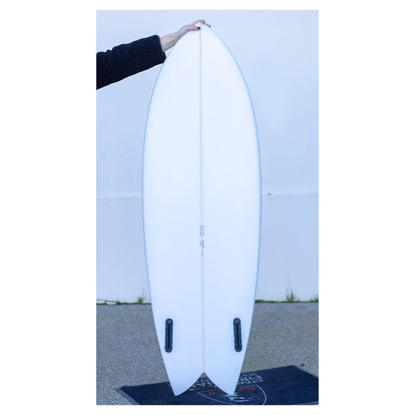 トーマスサーフボード　新品　5.3 fish twin トーマスサーフボード新品5.3 fish twin